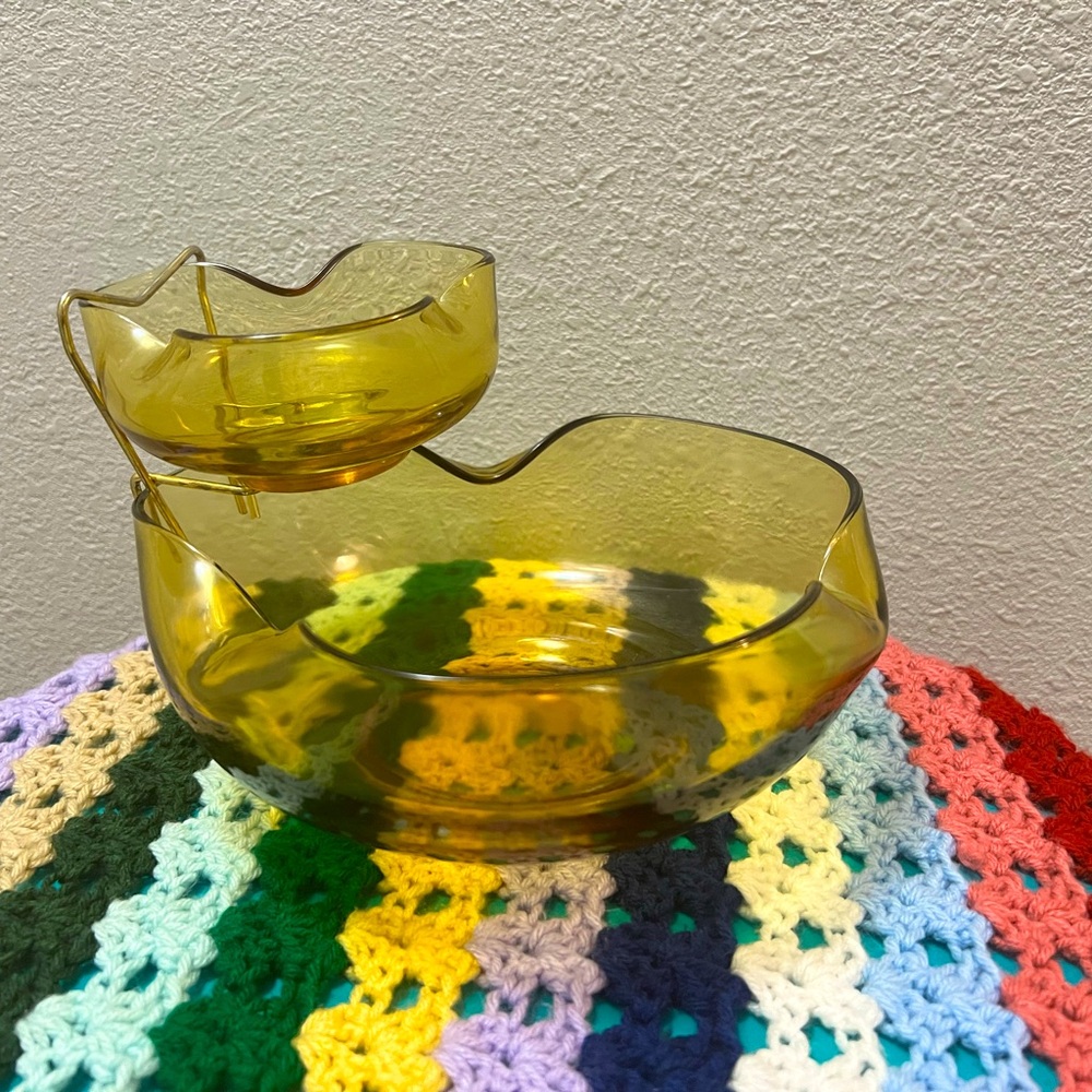 *SOLD* Vintage Anchor Hocking Honey Gold Chip & Dip Set